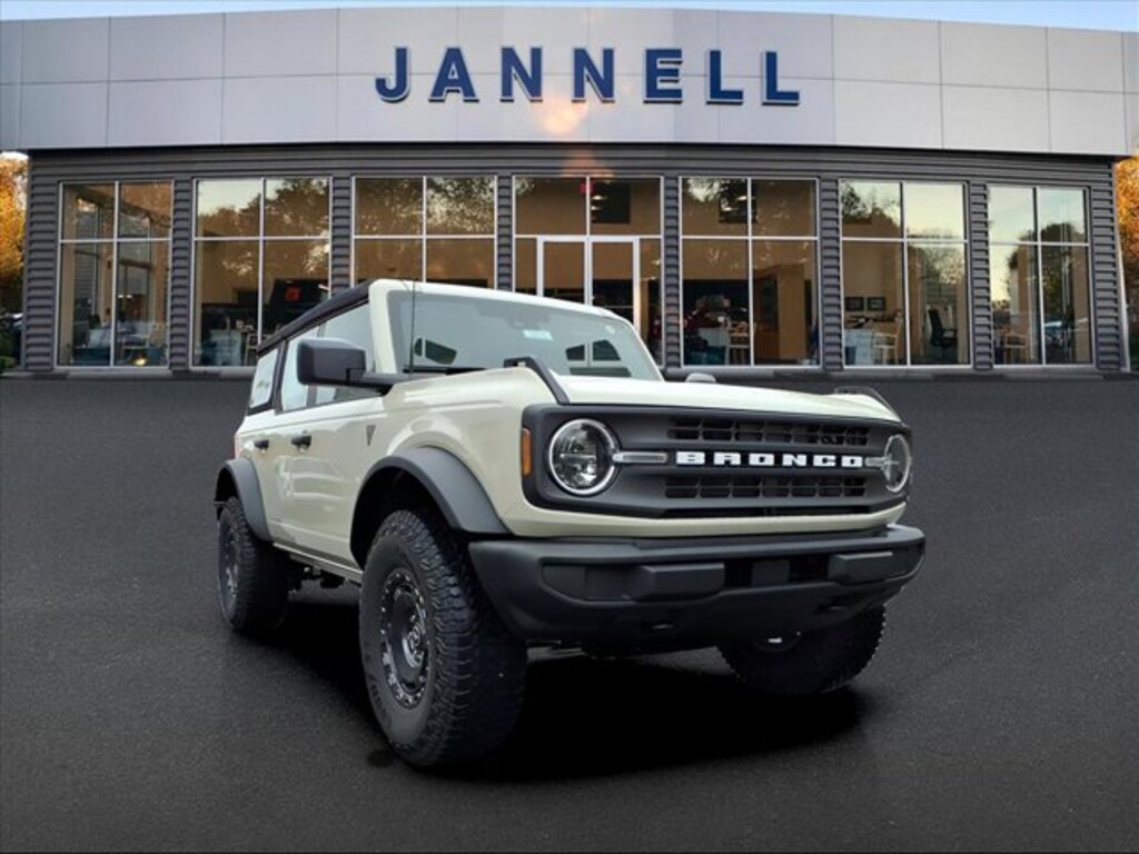 New 2025 Ford Bronco Base SUV