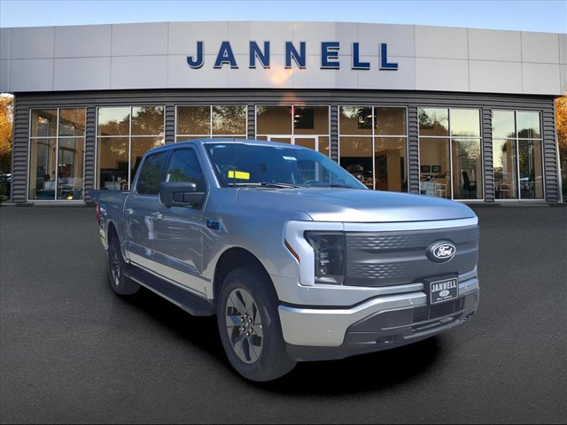 2025 Ford F-150 Lightning photo 2