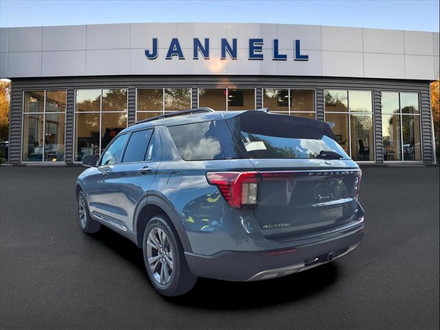 2025 Ford Explorer photo 4