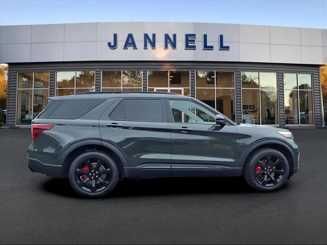 2024 Ford Explorer ST photo 4