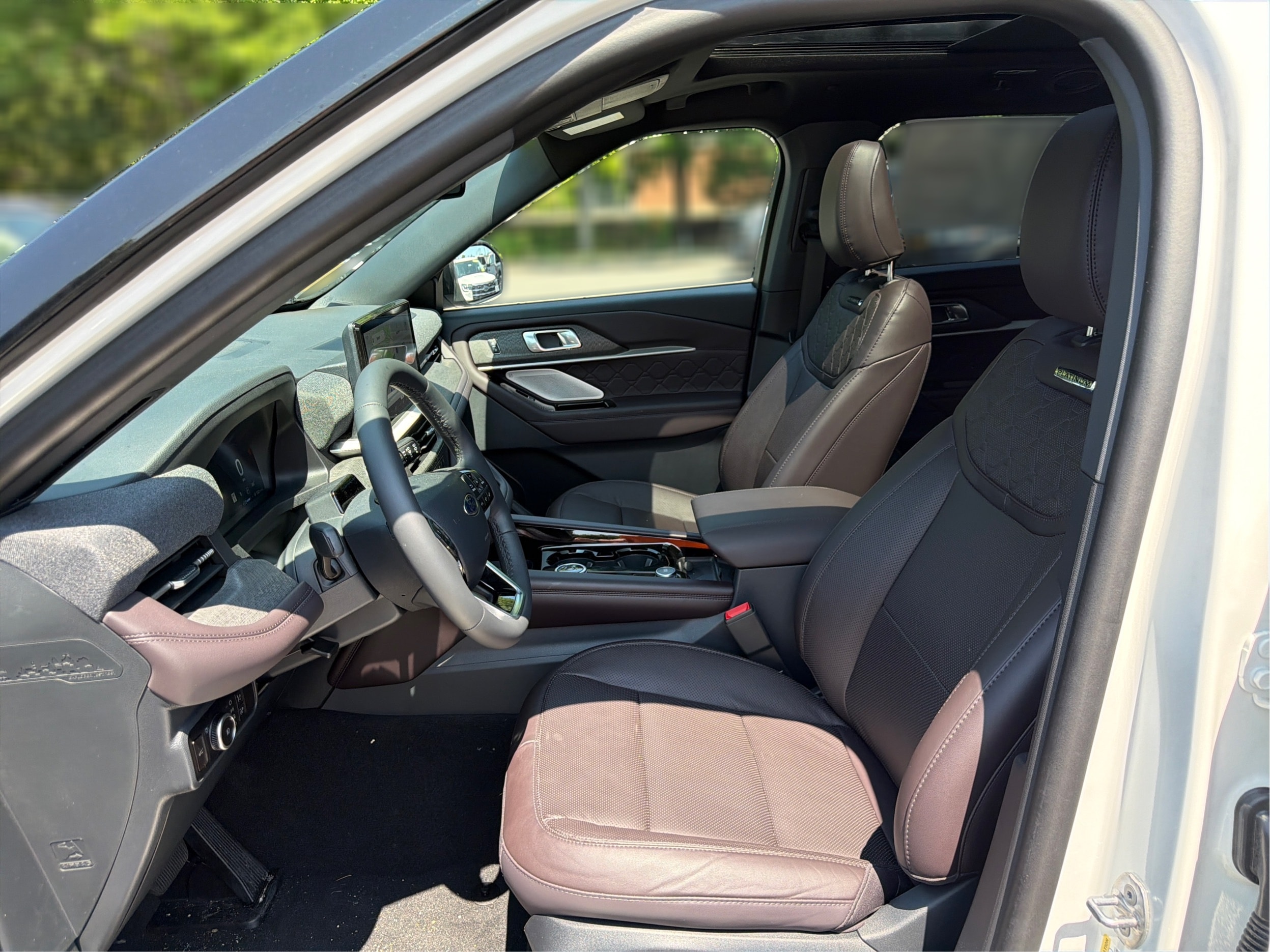 2026 Ford Explorer Platinum - Photo 11