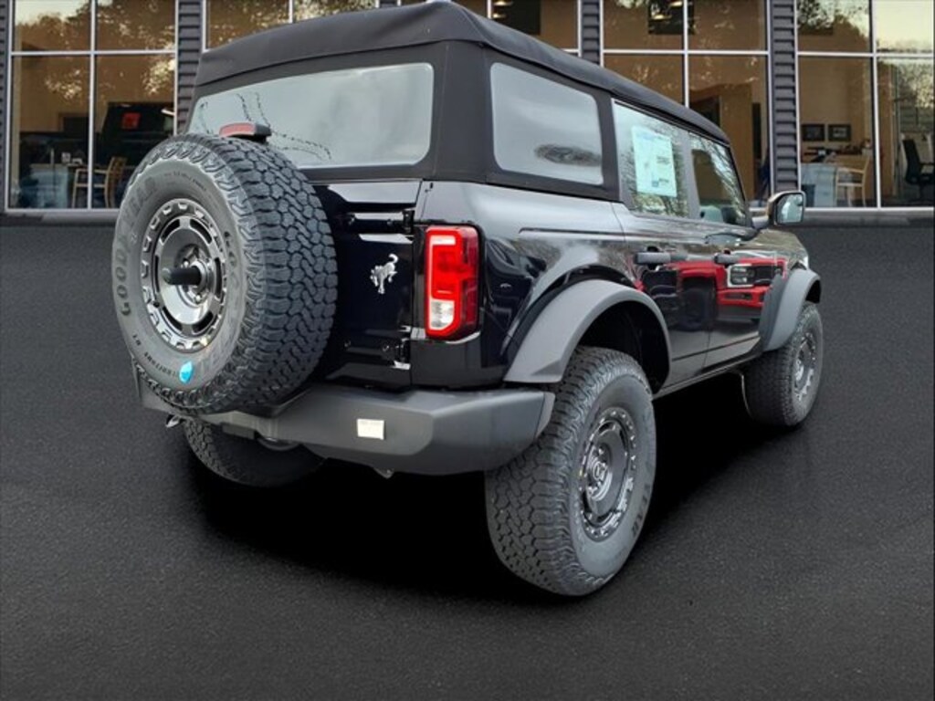 New 2025 Ford Bronco Base SUV