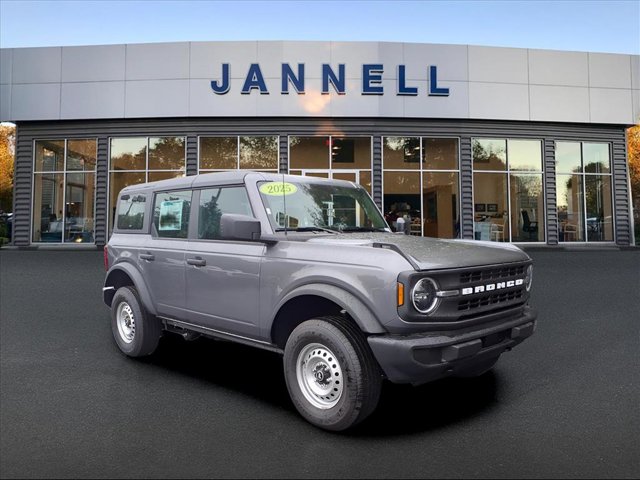 2025 Ford Bronco Base photo 2