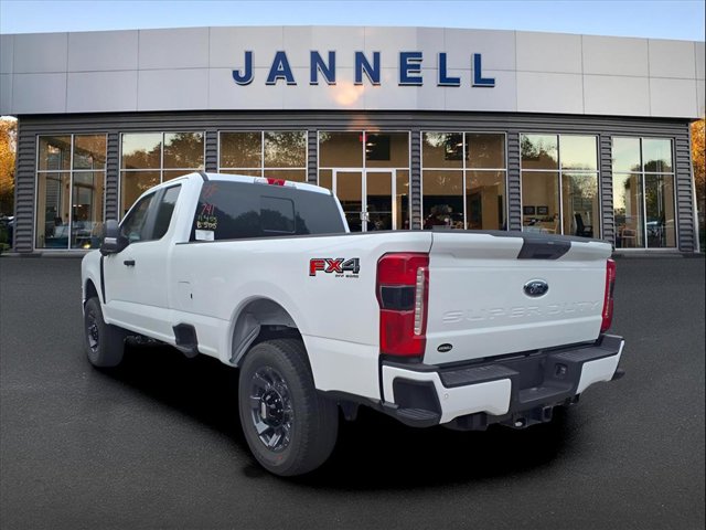 2025 Ford F-250 XL photo 2