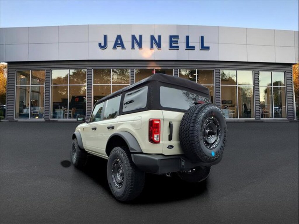 New 2025 Ford Bronco Base SUV