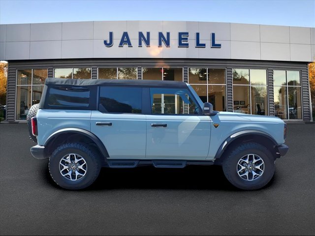 2024 Ford Bronco Badlands photo 4