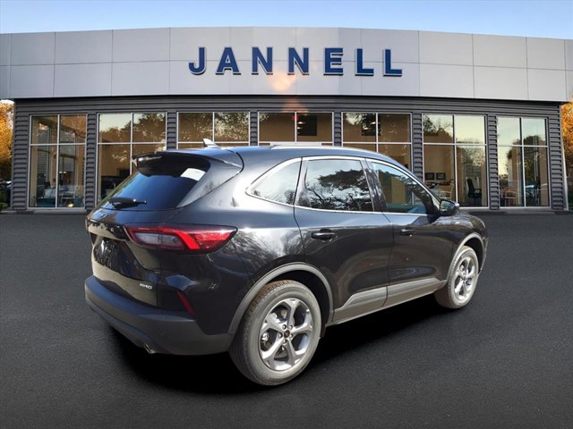 2025 Ford Escape ST-Line photo 2