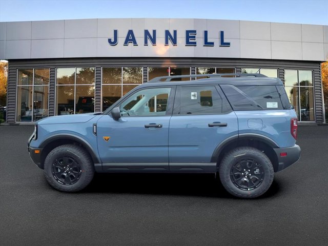 2025 Ford Bronco Sport Badlands photo 3