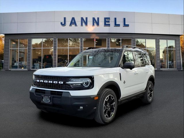 2025 Ford Bronco Sport Outer Banks's photo