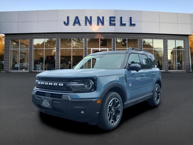 2025 Ford Bronco Sport Outer Banks's photo