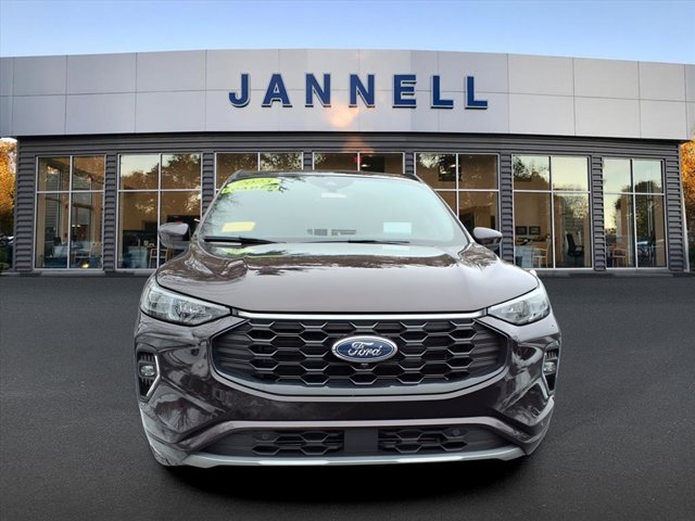 2023 Ford Escape ST-Line Elite photo 2