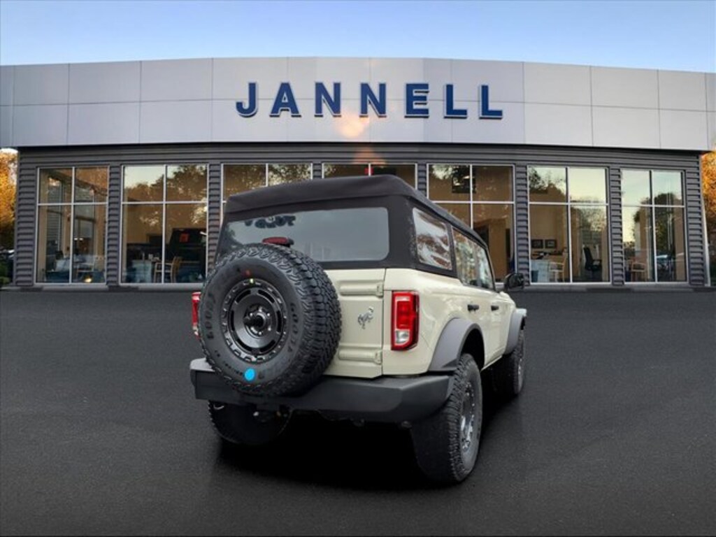 New 2025 Ford Bronco Base SUV