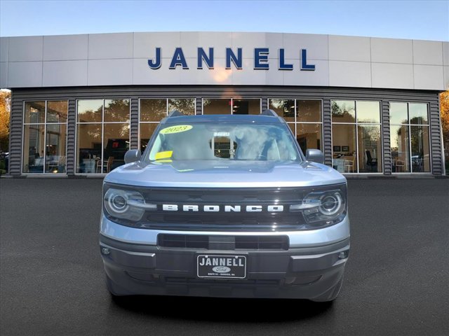 2023 Ford Bronco Sport Outer Banks photo 2