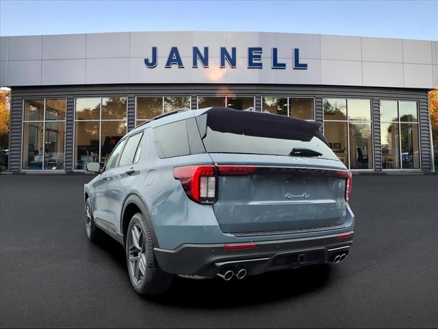 2026 Ford Explorer ST photo 4