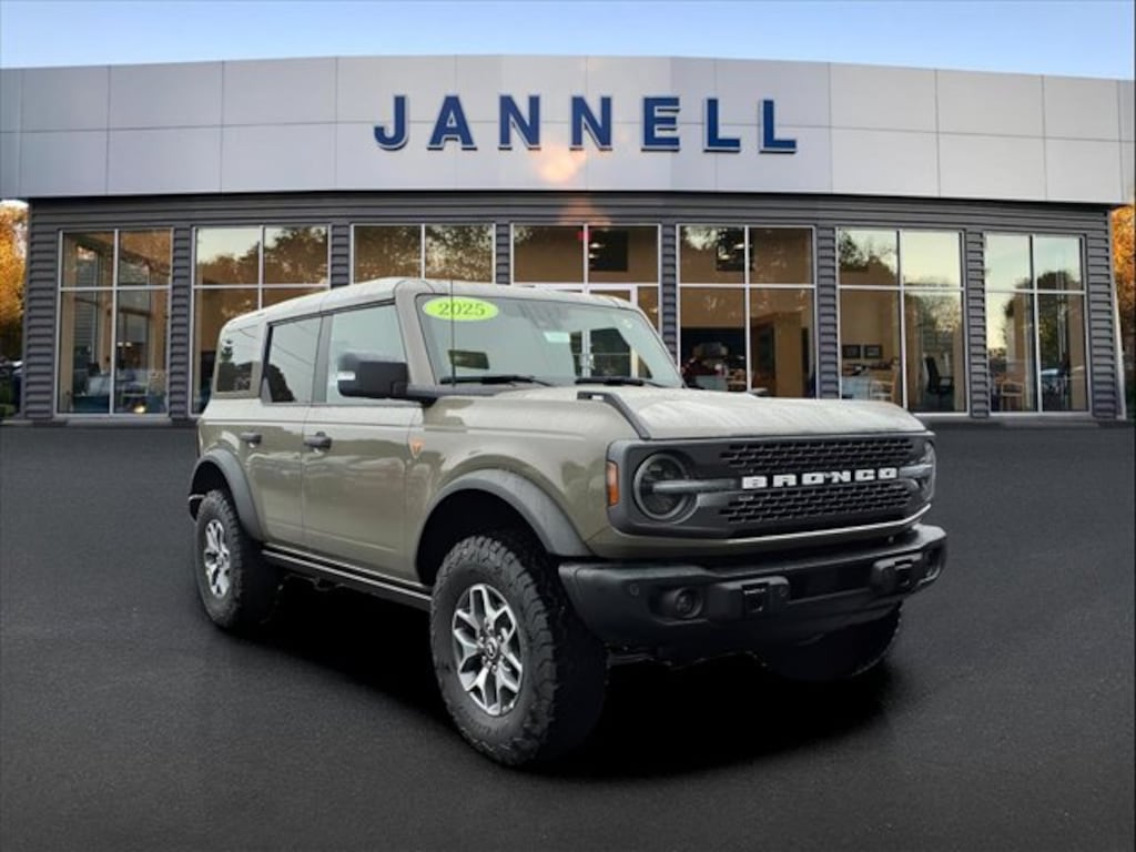 New 2025 Ford Bronco Badlands SUV