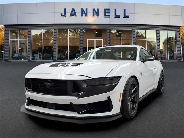 2024 Ford Mustang Dark Horse's photo