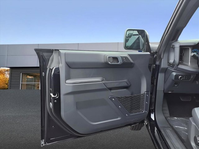 2025 Ford Bronco 4-Door Base - Photo 8