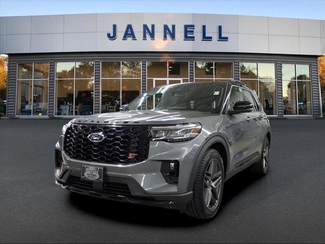 2025 Ford Explorer ST's photo