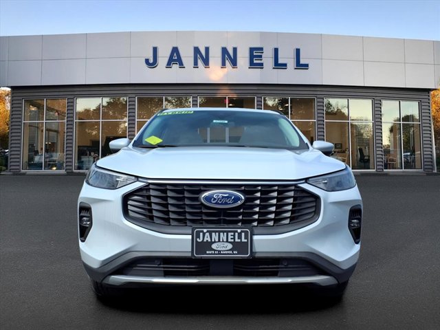 2025 Ford Escape Plug-In Hybrid photo 2