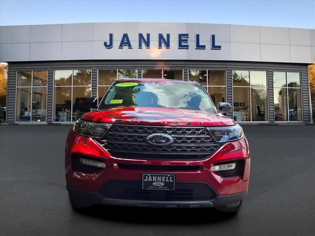 2023 Ford Explorer XLT photo 2