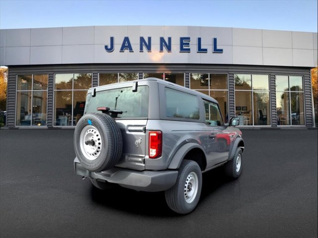 New 2025 Ford Bronco Base SUV