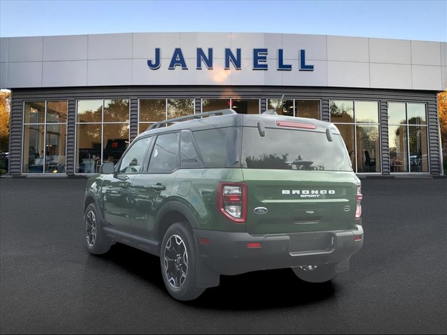 2025 Ford Bronco Sport Outer Banks photo 2