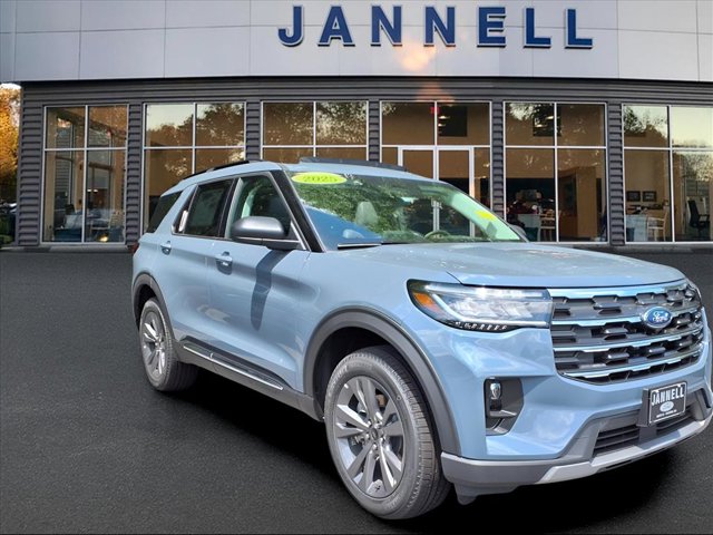 2025 Ford Explorer photo 2