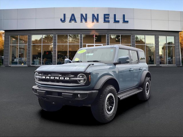 2025 Ford Bronco 4-Door Outer Banks's photo