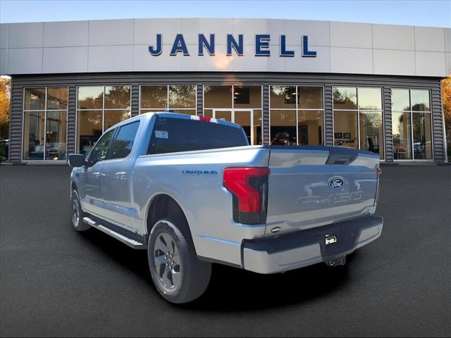 2025 Ford F-150 Lightning photo 3