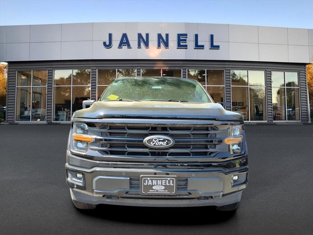 2025 Ford F-150 XLT photo 2