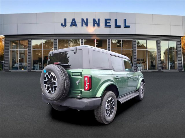 2025 Ford Bronco Outer Banks photo 3