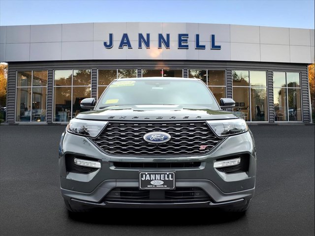 2024 Ford Explorer ST photo 2