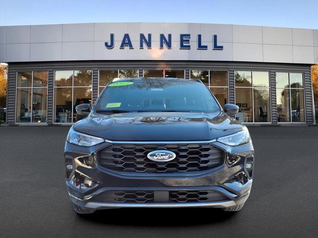 2023 Ford Escape ST-Line Select photo 2