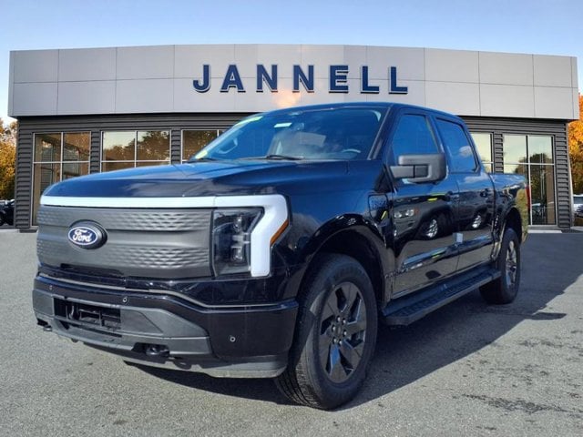 2025 Ford F-150 Lightning Flash's photo