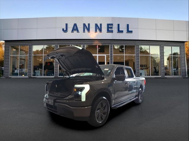 2025 Ford F-150 Lightning Flash's photo