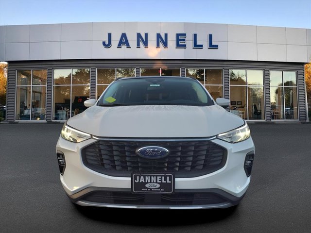 2025 Ford Escape Plug-In Hybrid photo 2