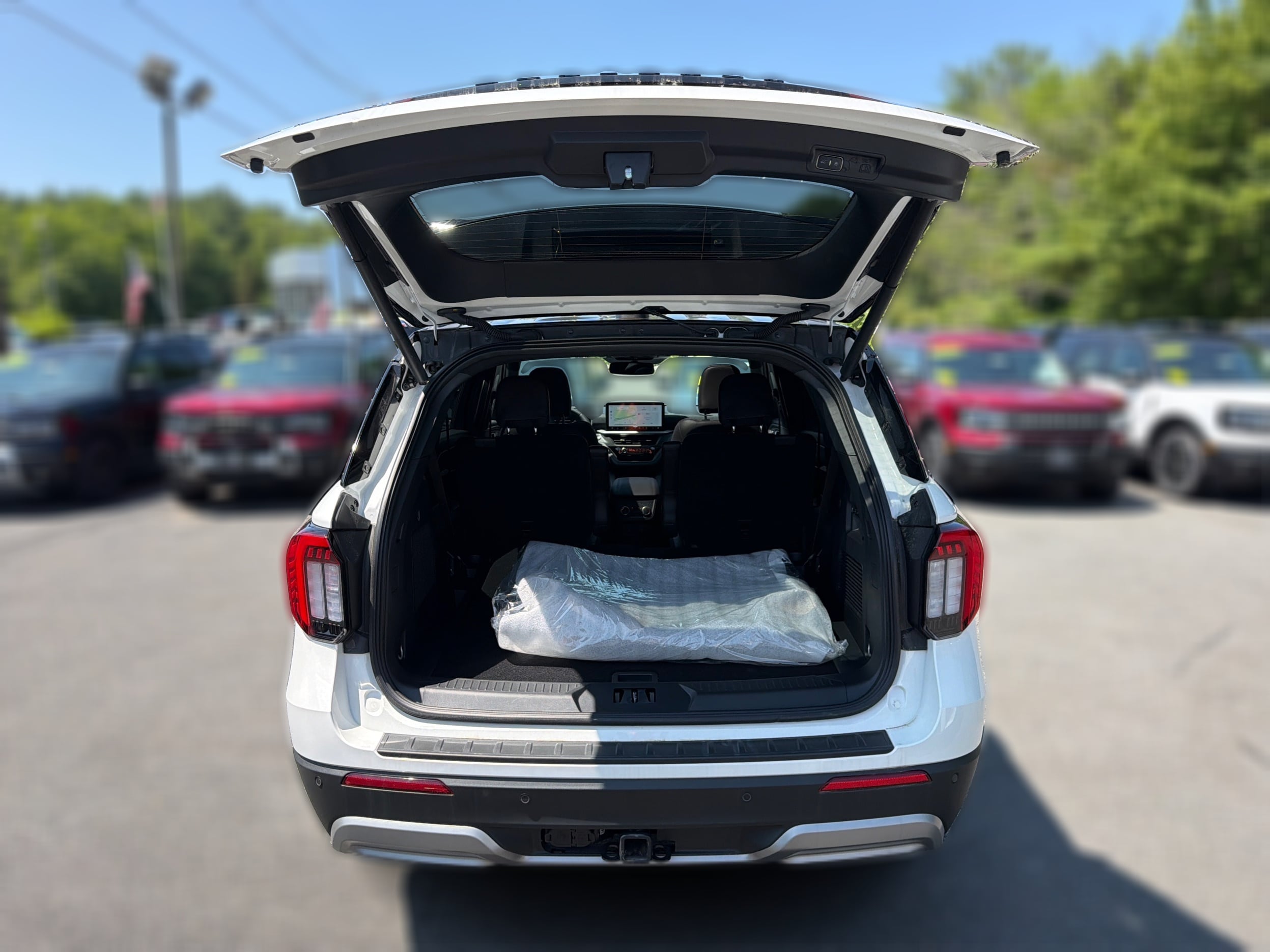 2026 Ford Explorer Platinum - Photo 13