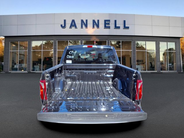 2025 Ford F-150 XLT photo 4