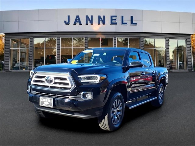 2023 Toyota Tacoma Limited's photo