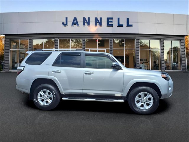 2021 Toyota 4Runner SR5 Premium photo 4