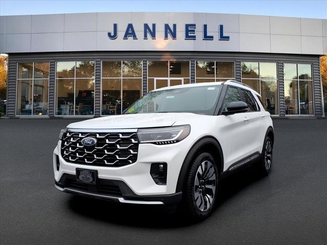2026 Ford Explorer Platinum's photo