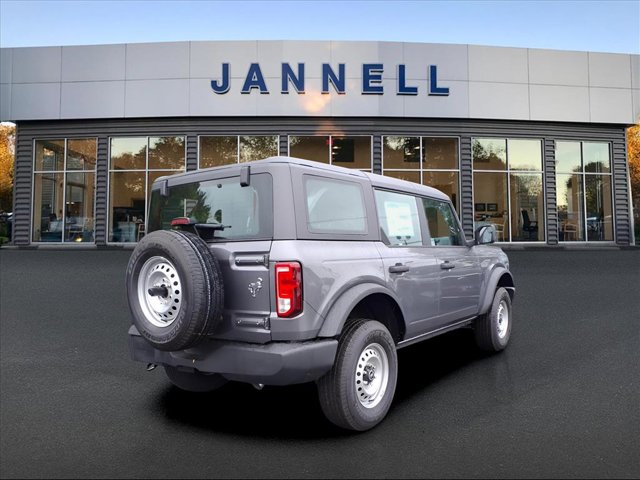 2025 Ford Bronco Base photo 3