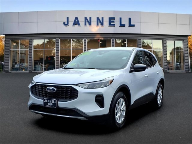 2025 Ford Escape Active's photo