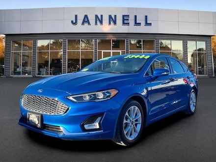 2019 Ford Fusion Energi Titanium Sedan