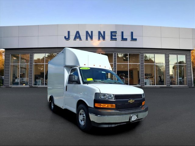 2021 Chevrolet Express Cutaway Work Van photo 3