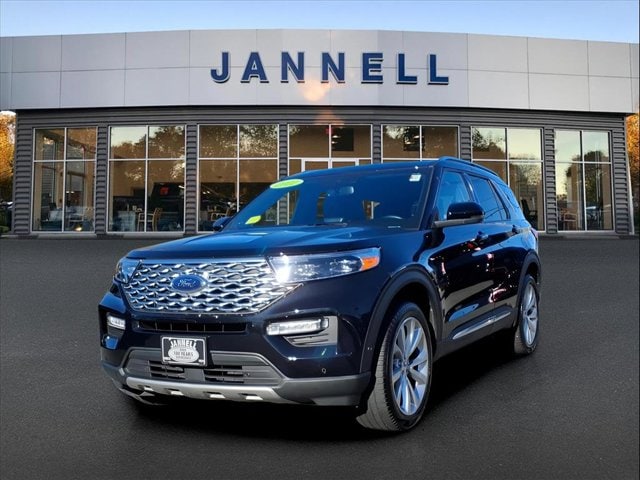 2022 Ford Explorer Platinum's photo