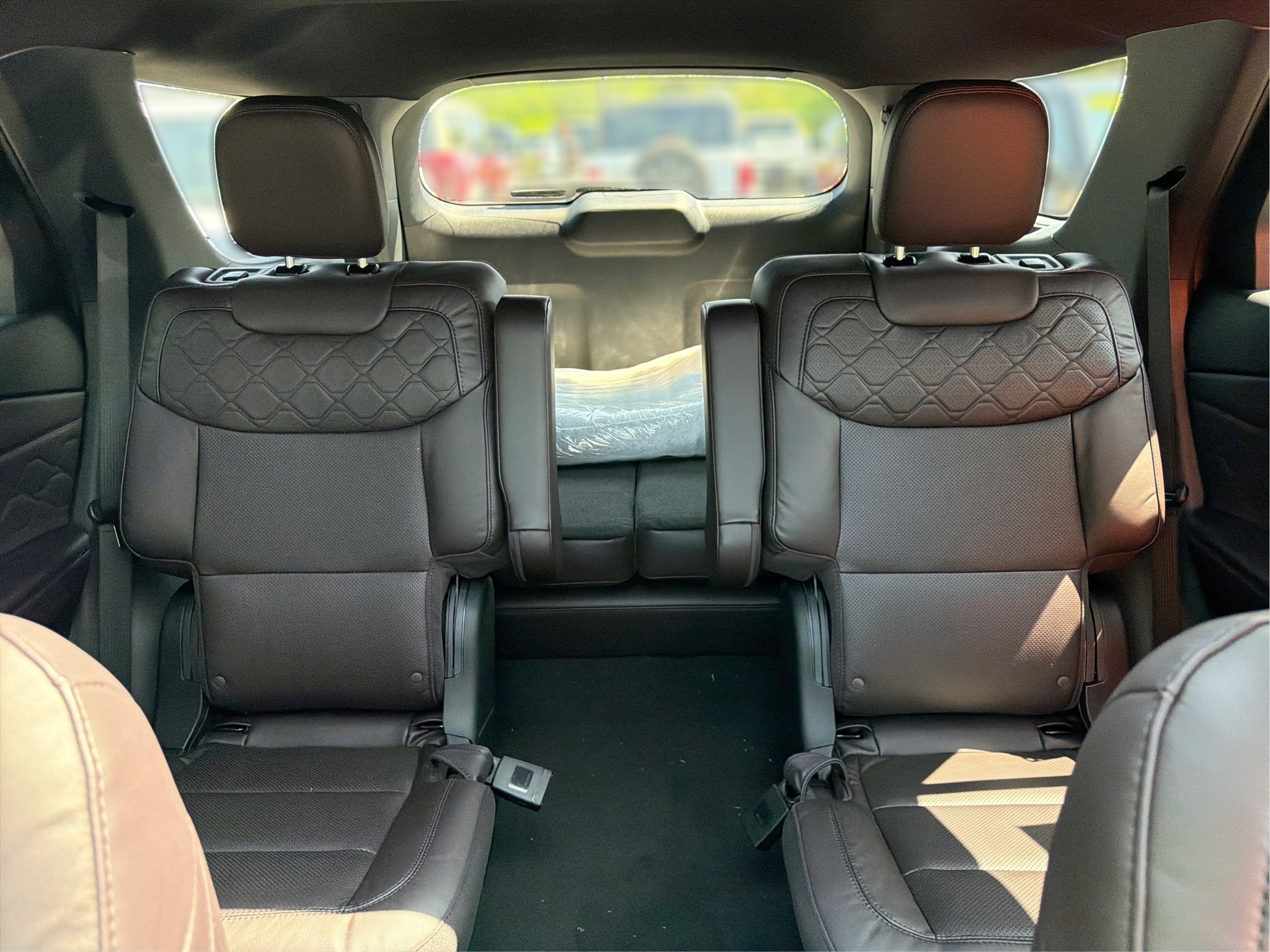 2026 Ford Explorer Platinum - Photo 16