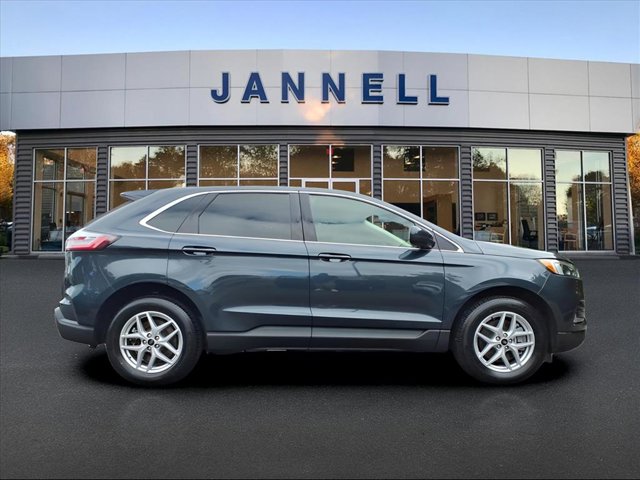 2024 Ford Edge SEL photo 2