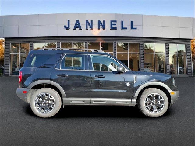 2025 Ford Bronco Sport Outer Banks photo 3