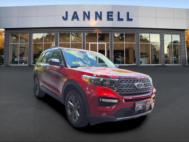2023 Ford Explorer XLT photo 3